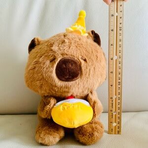 Brown Capybara Plush Toy with Yellow Hat Happy Birthday 🎁 Brand New nwot